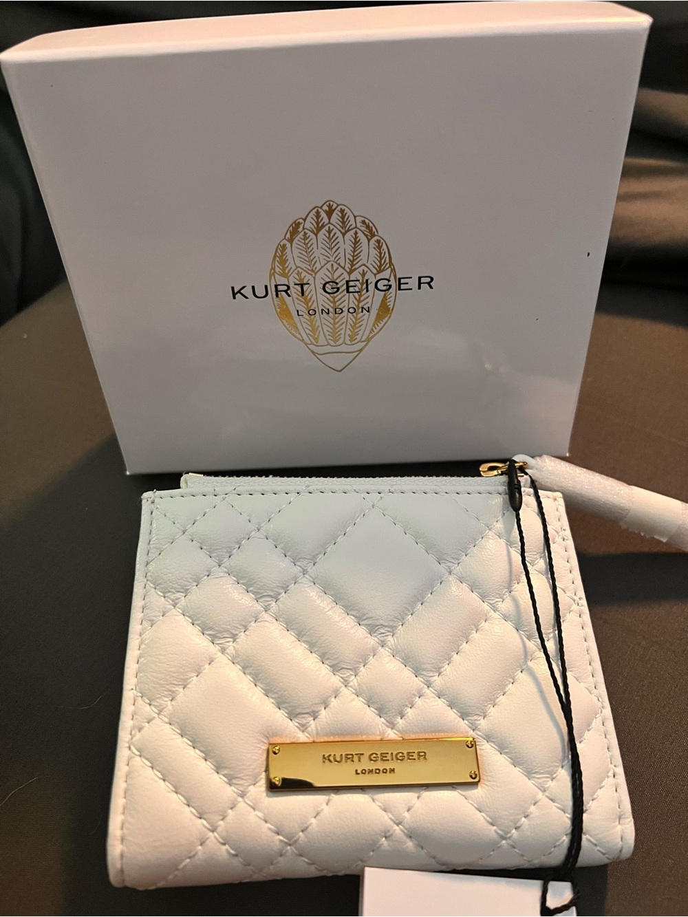 Kurt Geiger Brixton Quilted White Mini Wallet with Gold Plaque - Picture 8 of 9